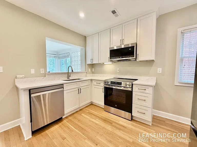 1941 39th St NW — Photo 11