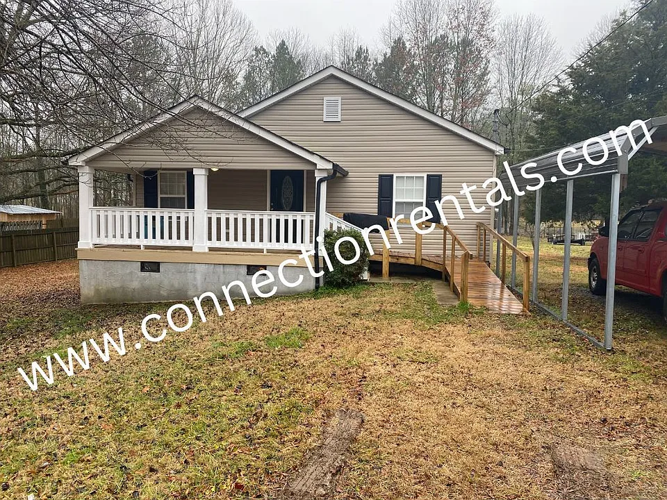 138 Maresca Dr NE