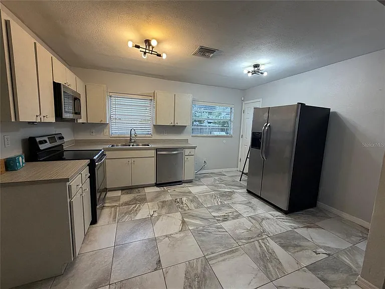 4314 W Carmen St — Photo 8
