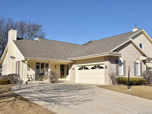 5353 South Cambridge LANE, Greenfield, WI 53221