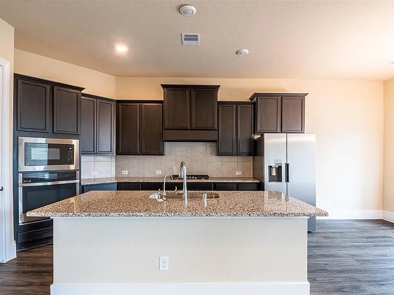 19015 Yellowstone Landing Ct — Photo 11