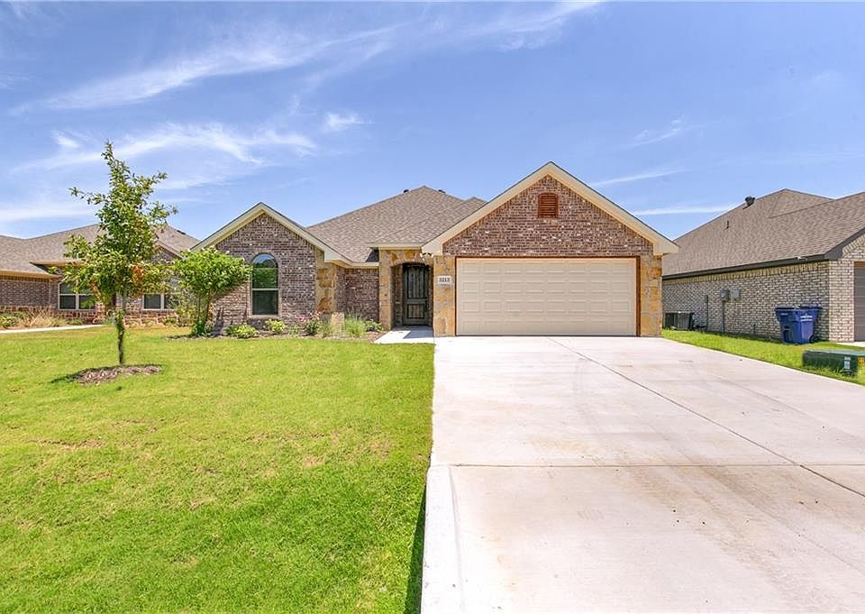 1st image of 3213 McCoy Ln