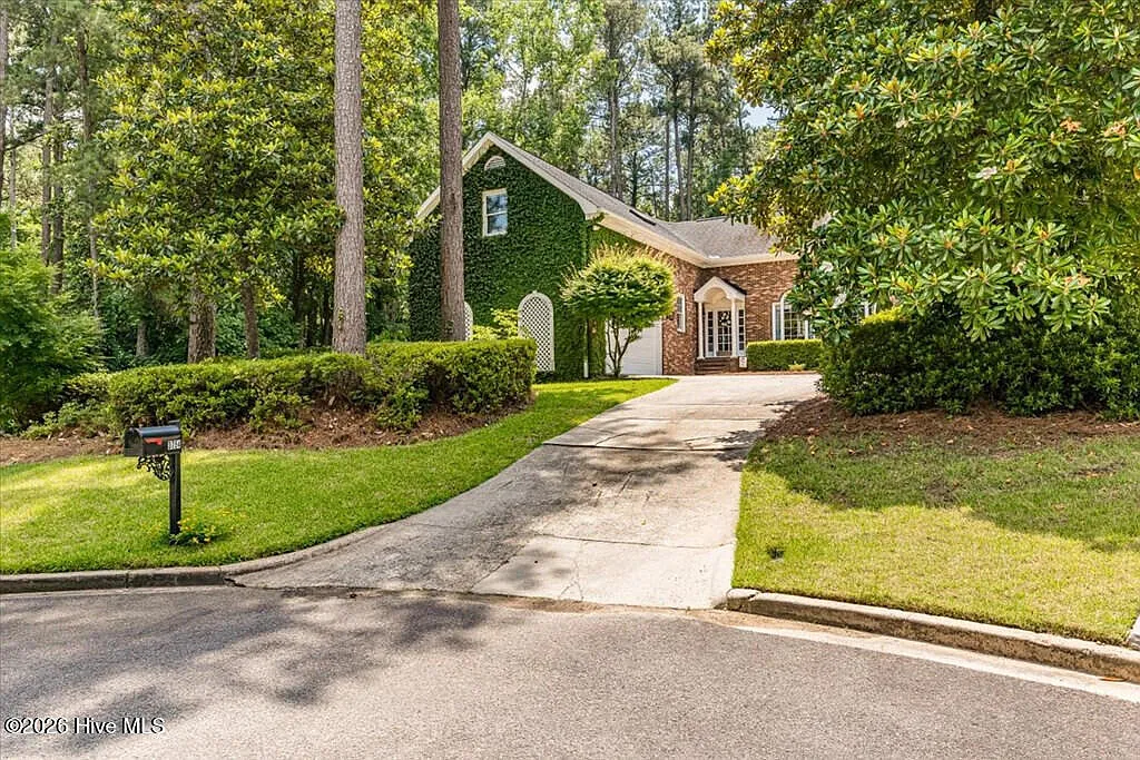 4 bed, 3.5 bath, 3190 sqft, $3,150 — Photo 1