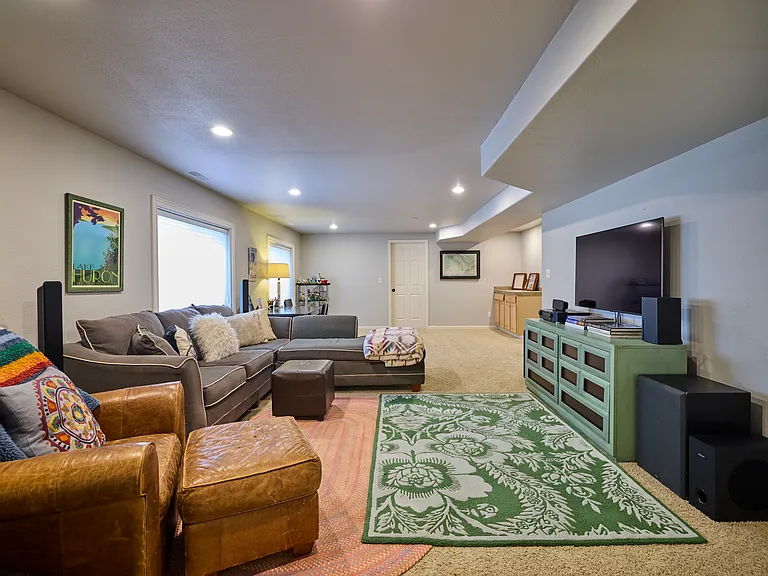 38 Ferguson Dr — Photo 24
