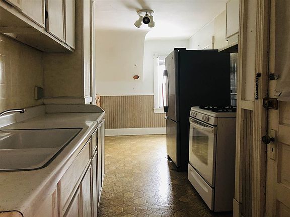 3rd image of 333 S Prospect St