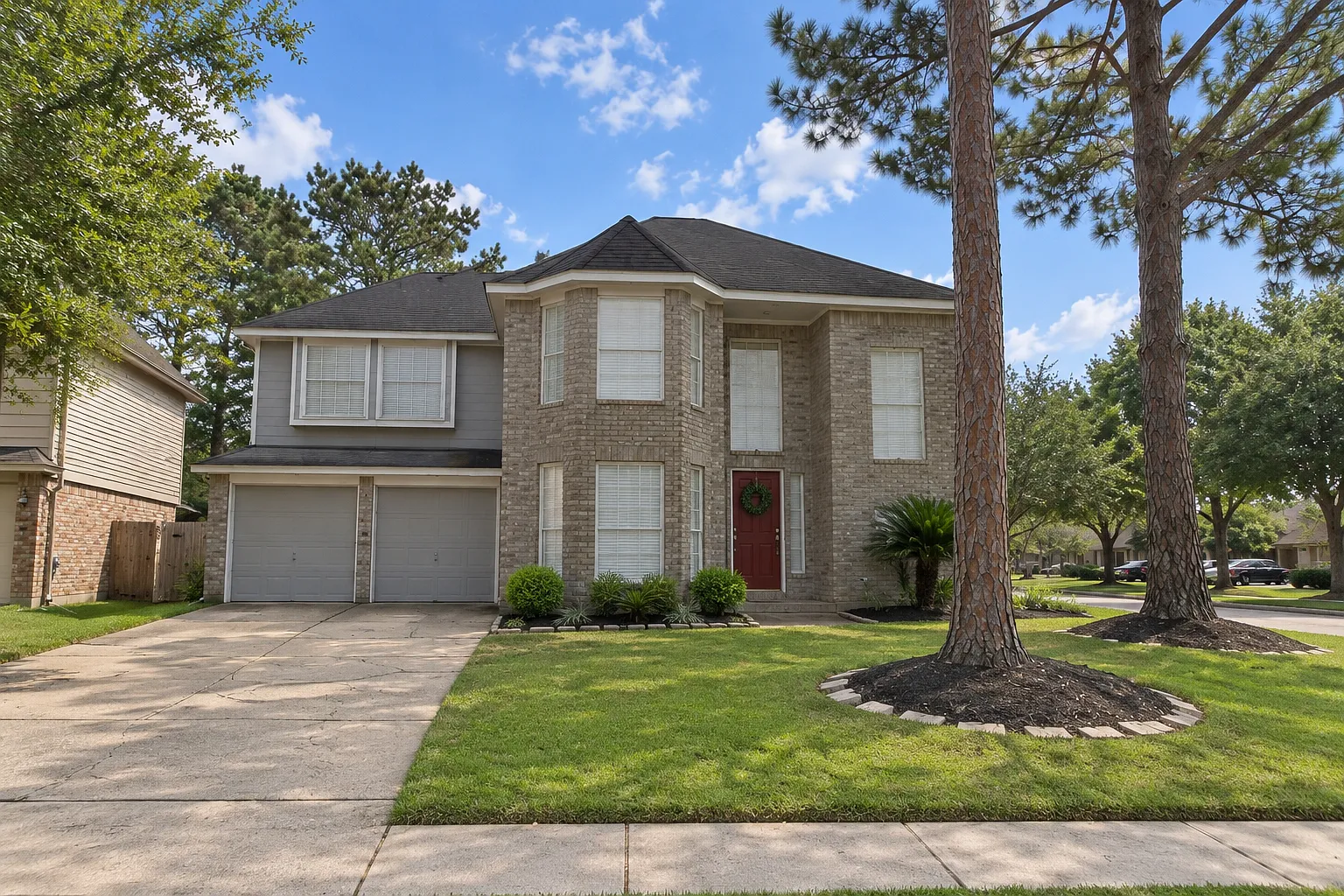 4 bed, 2.5 bath, 2027 sqft, $2,600 — Photo 1