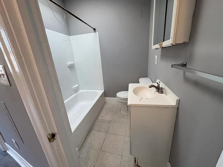 1711 Ashburton St — Photo 11