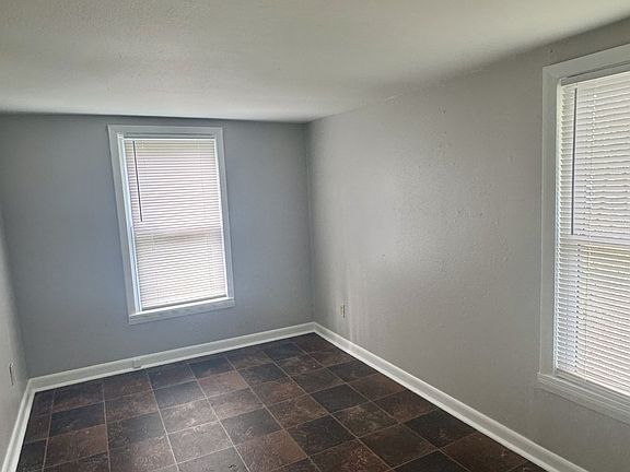 5th image of 837 S Elm St