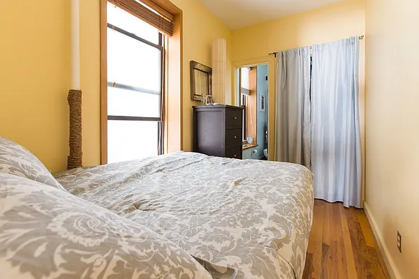 Sold by Compass | media 9