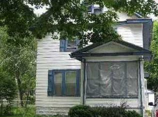 725 S 4th St, Aurora, IL 60505