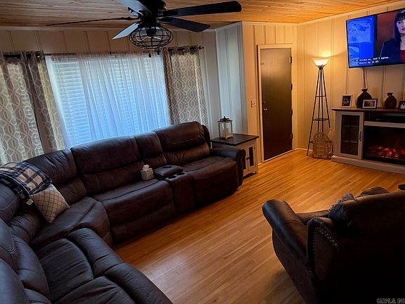 3rd image of 2520 Goza Ave