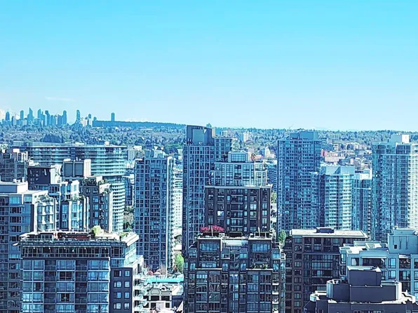 1068 Hornby St #Townhouse, Vancouver, BC V6Z 2Y7