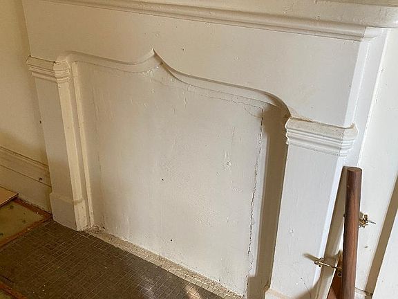 4th image of 116 N Church St