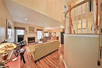 4th image of 225 Kathryn St