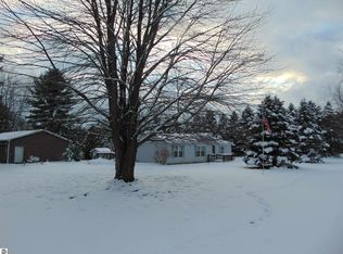 11645 W Washington Rd, Sumner, MI 48889