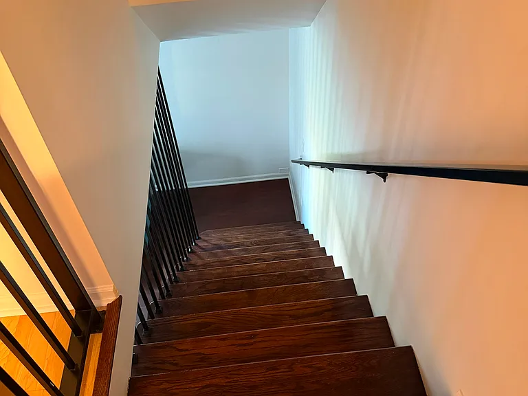 1513 Cornell Ct — Photo 12