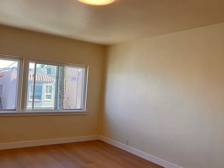 126 Margaret Ave — Photo 23