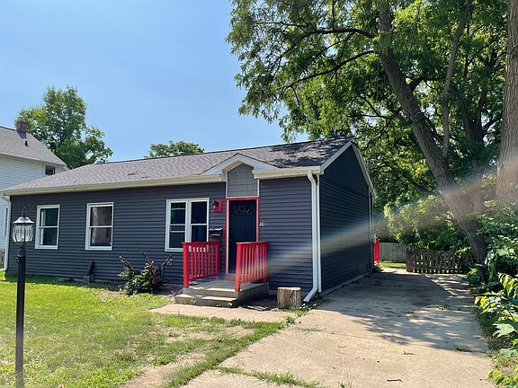 3rd image of 39 Graves Ave