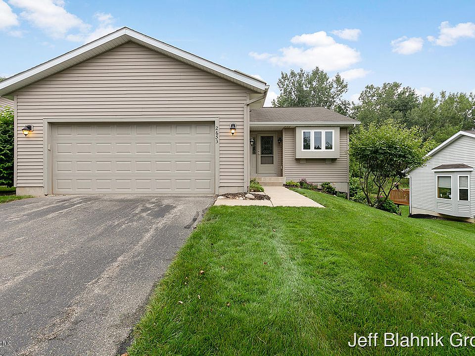 1st image of 2653 Hillandale Dr NW