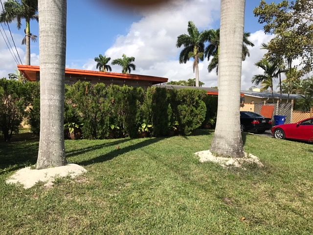 2nd image of 2471 Bimini Ln