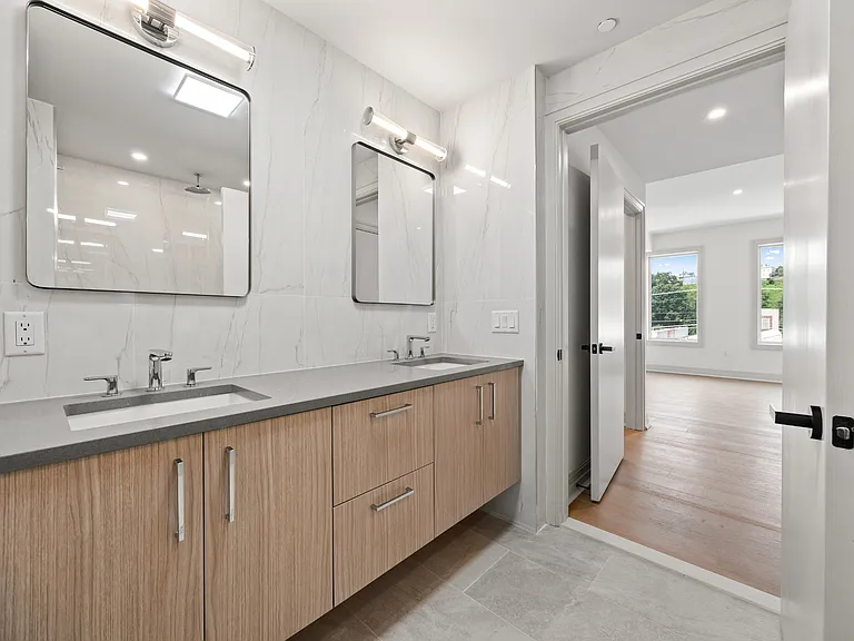 921 Madison St #508 — Photo 14