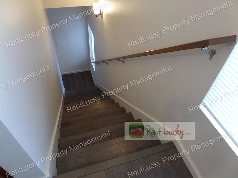 4304 Evanston Ave N — Photo 7