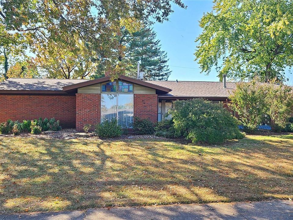 1st image of 9140 Desmond Dr