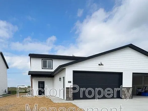 3212 Scotch Ln, Mankato, MN 56001