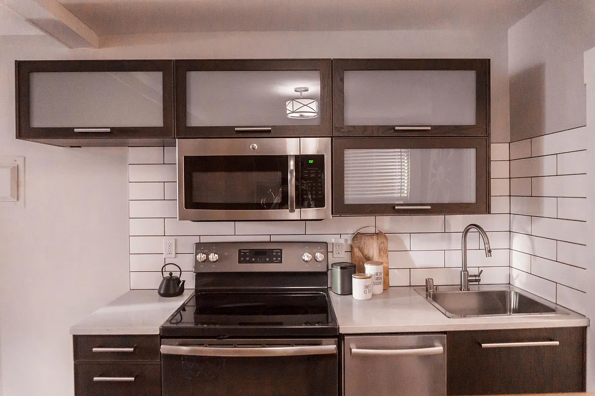 Building Photo - 410 W 3rd Ave #202