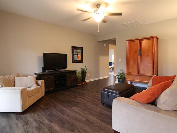 4th image of 171 Ash Rapids Ct