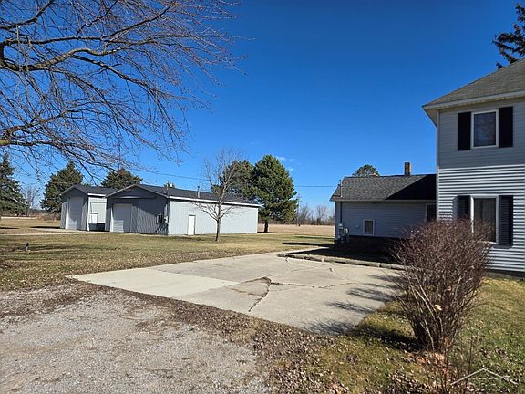 2nd image of 20590 Gratiot Rd