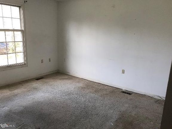 5th image of 4127 Shady Ln