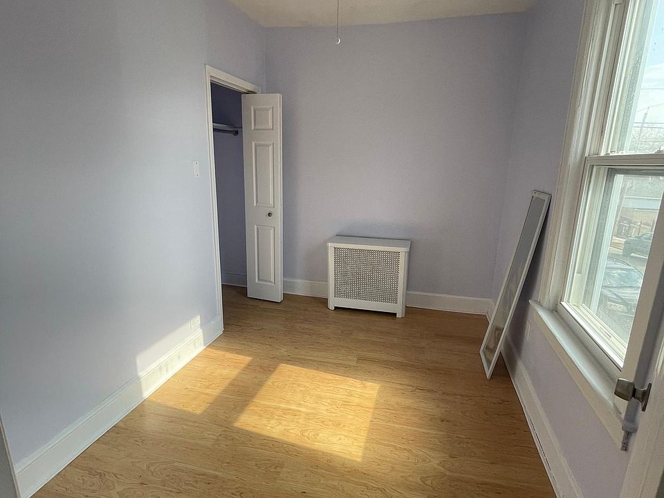 1st image of 950 Hollywood Ave #1A