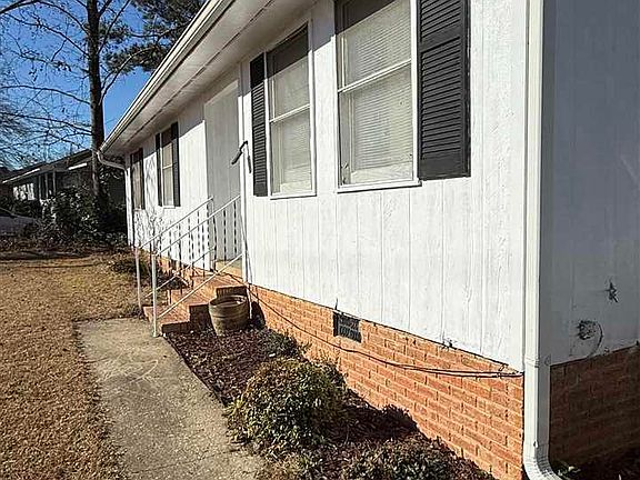 2nd image of 204 Dianne Dr
