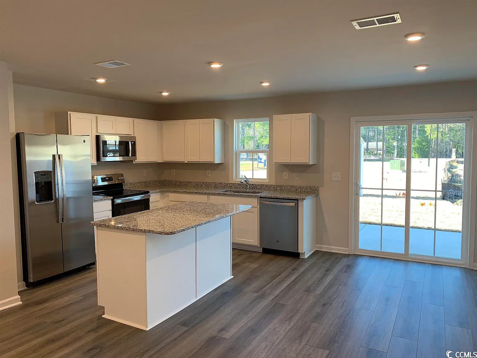 3 bed, 2.5 bath, 1442 sqft, $2,000 — Photo 4