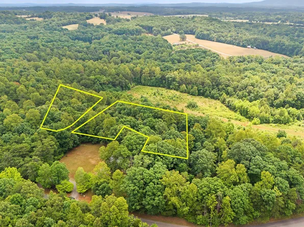 2 Buccaneer Rd, Moneta, VA 24121