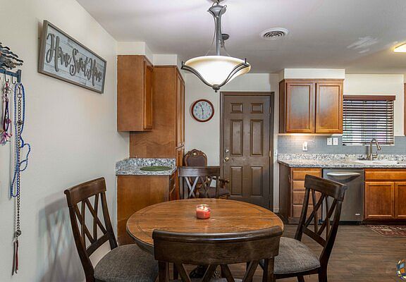 5th image of 950 Westwind Dr