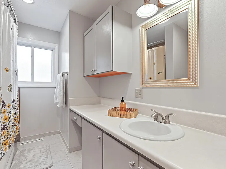 7001 W Northview St — Photo 13