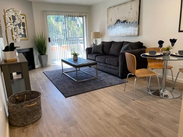 Park W at Valley Glen, 6205 Woodman Ave #201, Van Nuys, CA 91401