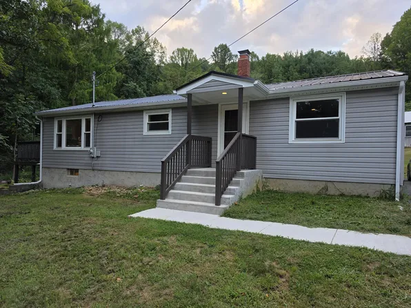 233 Masons Knob Rd, Boones Mill, VA 24065
