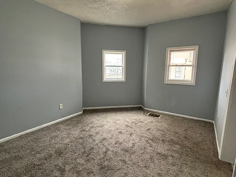 19 Grand Ave #5 — Photo 7