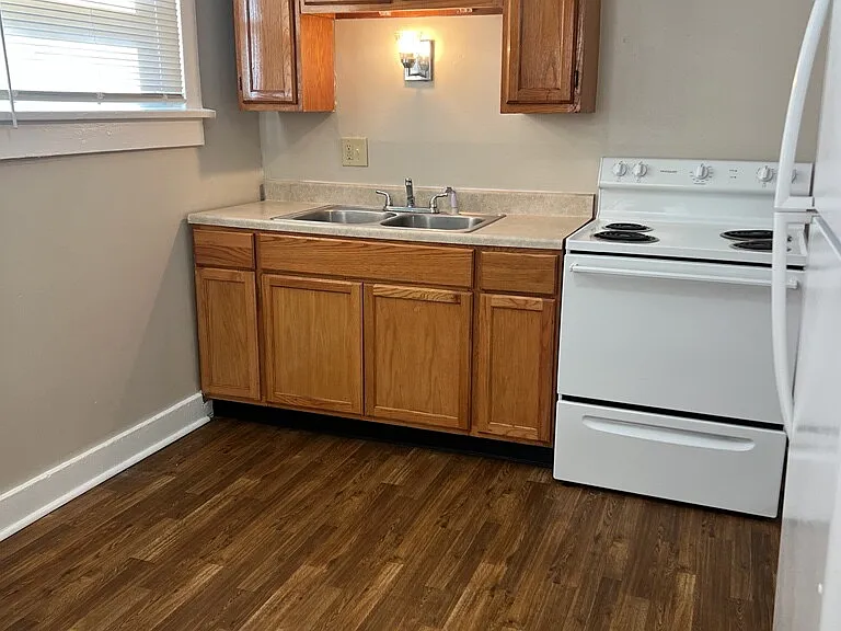 338 Brooklyn Ave — Photo 32