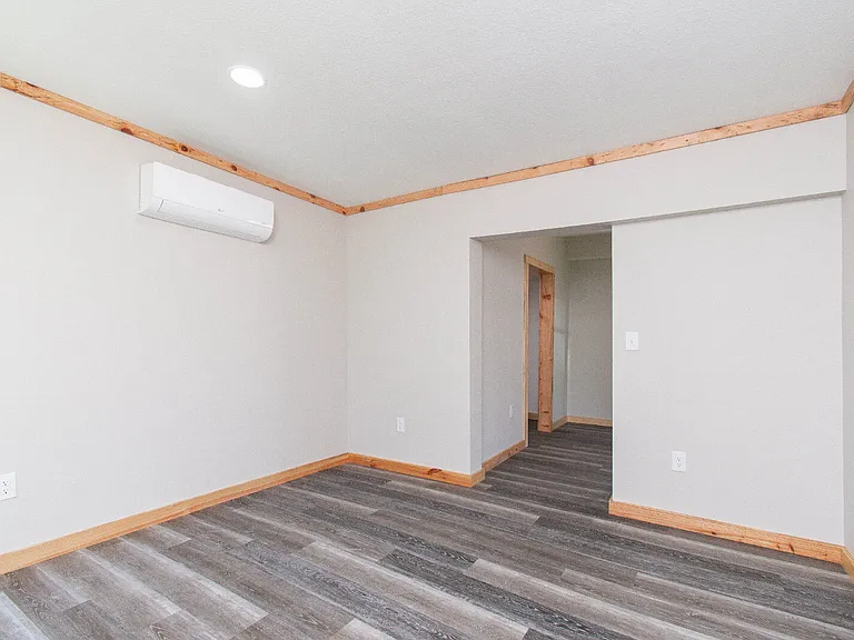 3 E Ave N — Photo 14