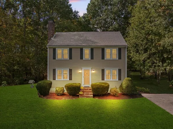 8 George Littlefield Cir, Middleboro, MA 02346