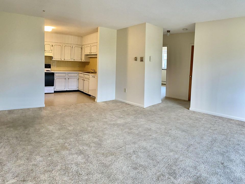 199 Lexington St Auburndale, MA Zillow Apartments for Rent in