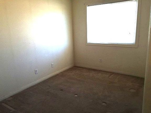 4th image of 1620 Winchester Dr APT A