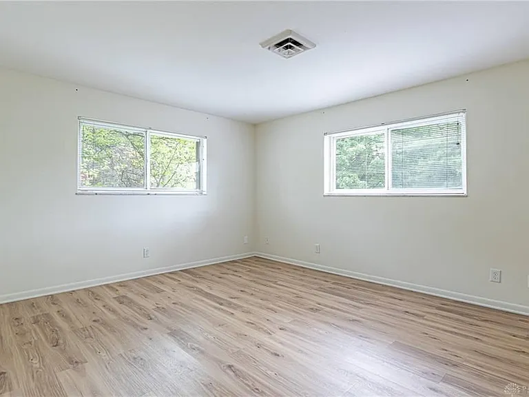 3401 Southdale Dr #5 — Photo 8