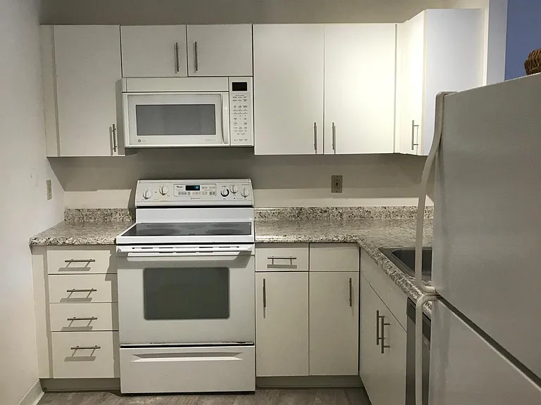24 Park St #3E — Photo 5