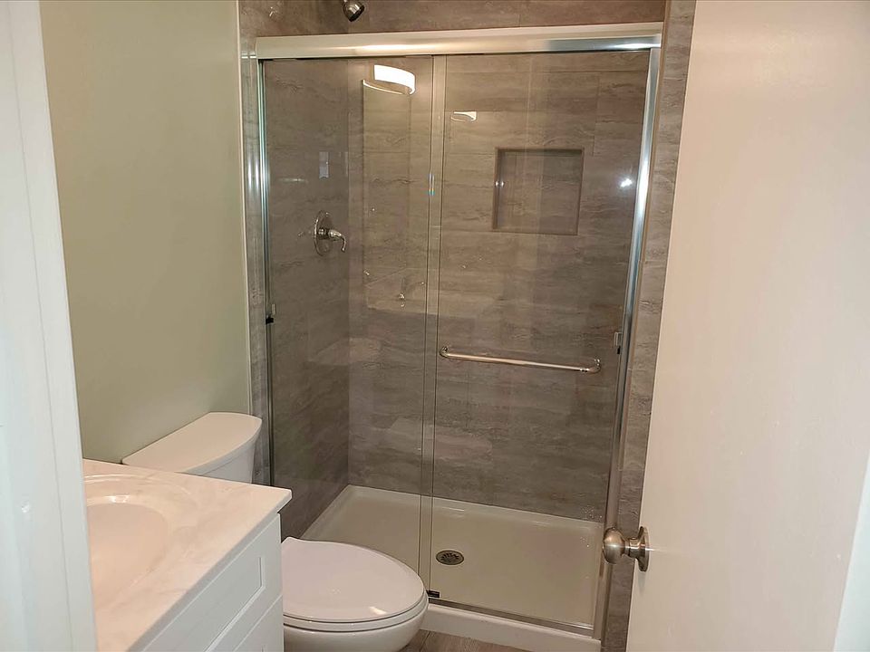 1st image of 75 Davis Rd