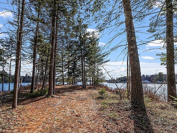 5th image of 2L Lakeshore Dr